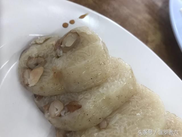 泰国华人小馆品尝一款“潮汕美食”，看着有些怪，吃起来真是香！