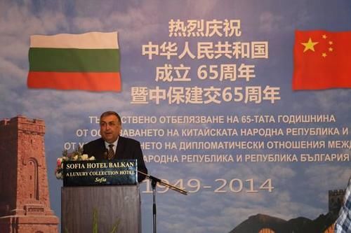 最早与新中国建交的10个国家,朝鲜排第六,第一