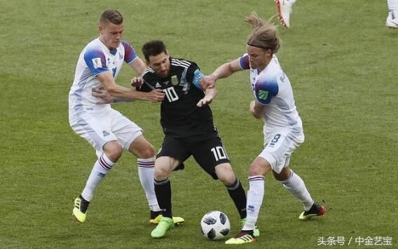 人多球员牛!33万人冰岛逼平阿根廷,中国足球为