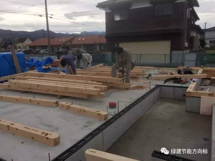 被动房采暖制冷新技术:地埋管新风系统节能建筑的建造过程分享