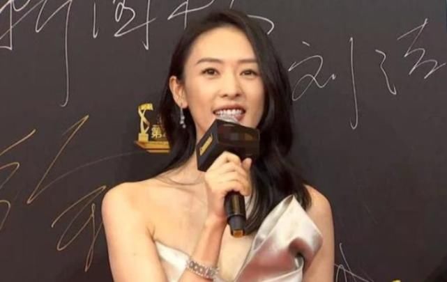 飞天奖女星红毯斗艳：秦海璐高贵优雅，孙俪雪肌亮瞎眼，马伊琍全场最惊艳