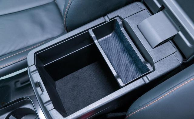 如何正确使用电子驻车功能 t010d345fbcf6dbc38e.jpg