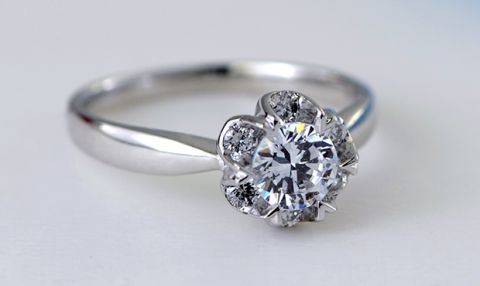 结婚钻戒怎么戴?戒指的戴法有什么讲究和细节