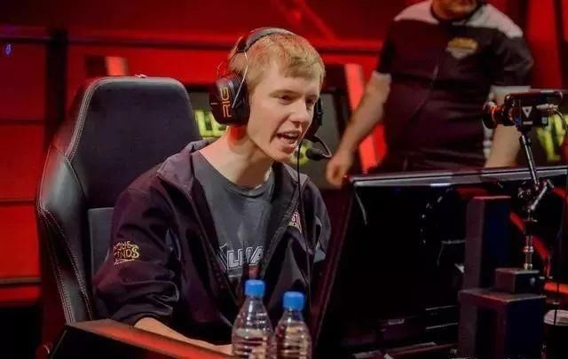 黑幕还是巧合?拳头提起S2比赛中WE遭拔网线