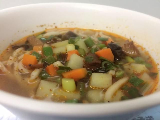 食谱人一周食堂曝光,别人家的员工鲫鱼从来没酒店汤海参图片