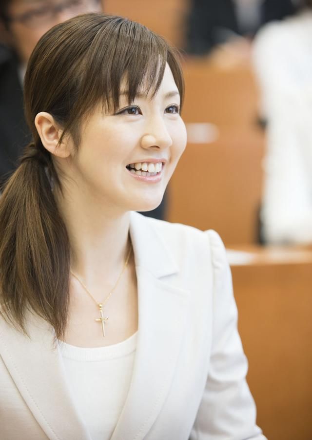 面试官:姑娘,你会和婆婆住在一起吗?90后霸气怒斥,当场被淘汰