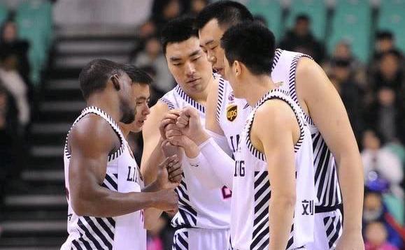 辽篮新赛季12人大名单浮出水面,鄢手骐稳了,杨