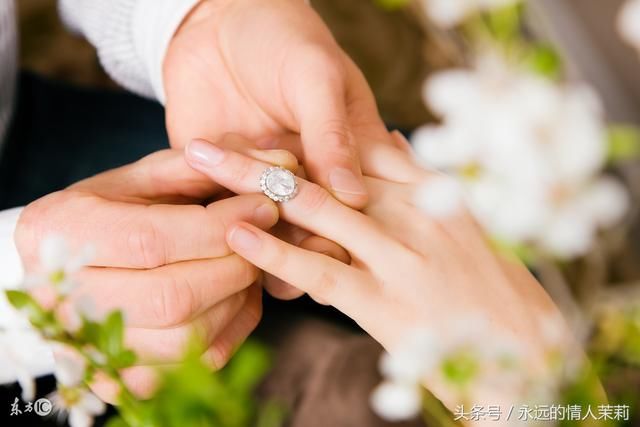 每月偷偷给婆家寄一千块,两年后却被老公赶出门,顿时我就笑了