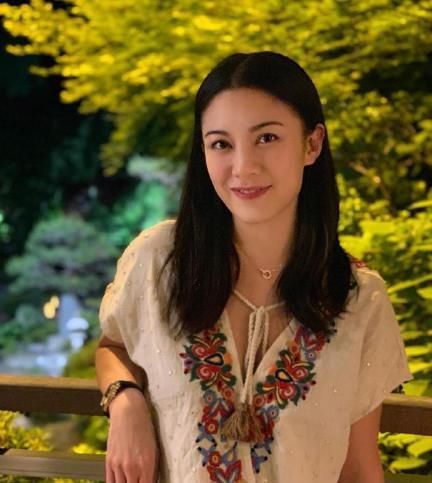 41岁廖碧儿与富豪传婚讯，被嘲拜金10年，这次终于要嫁豪门？