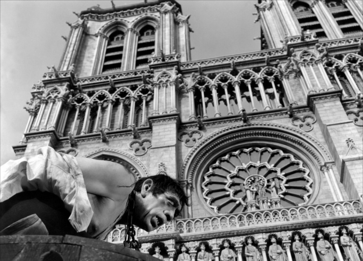 所幸,巴黎圣母院还活在这些经典影片中