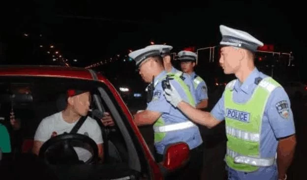交警提醒:这3种行为不开车也算酒驾! - 云栖雅韵博客 - 云栖雅韵博客 交警提醒:这3种行为不开车也算酒驾! - 云栖雅韵博客 - 云栖雅韵博客