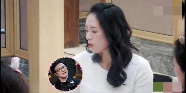 章子怡和汪峰交往时,因为租房被父母发现,尴尬