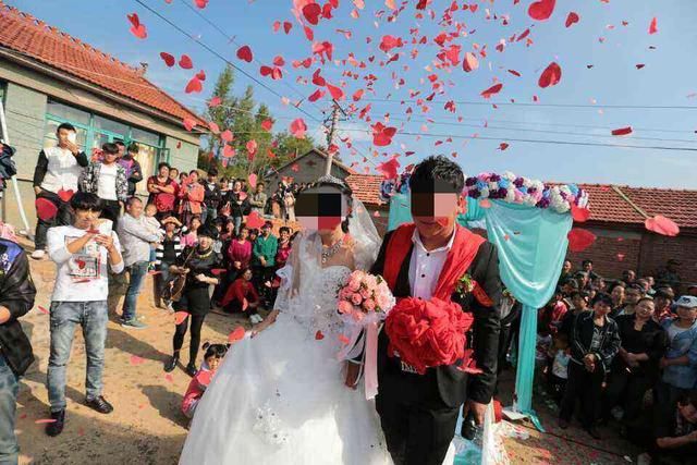 男子在外打工，5岁女儿夜里哭着打电话，他立刻回家救了妻子一命