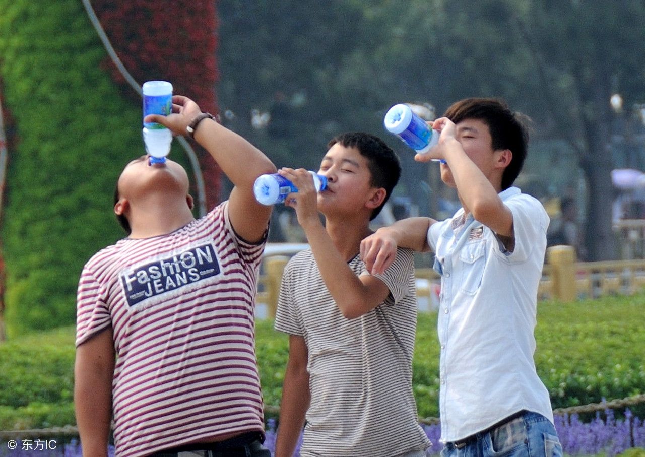 夏天来了，你以为最热的城市在广东和海南，错了，是这四个城市