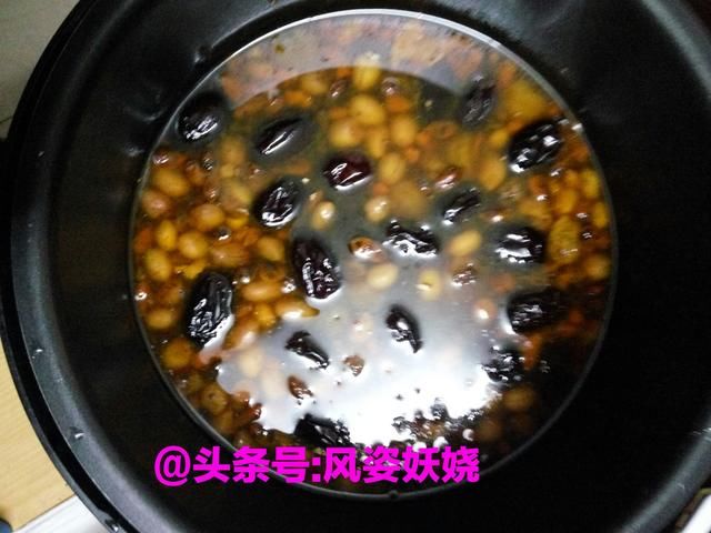 在婆家过年这菜，让我极不满足，借娃之名跑出去在肯德基买了个桶