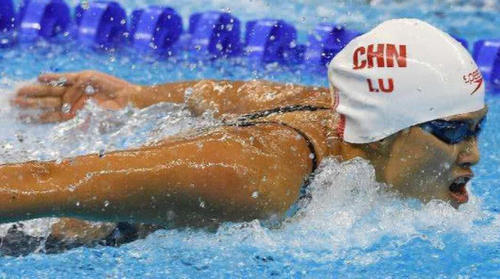 奥运会游泳选手都会游泳,为何还要在旁边多此