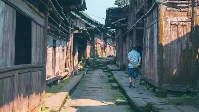 人间四月芳菲尽,古镇深巷炊烟袅 成都周边最冷门的5个古镇