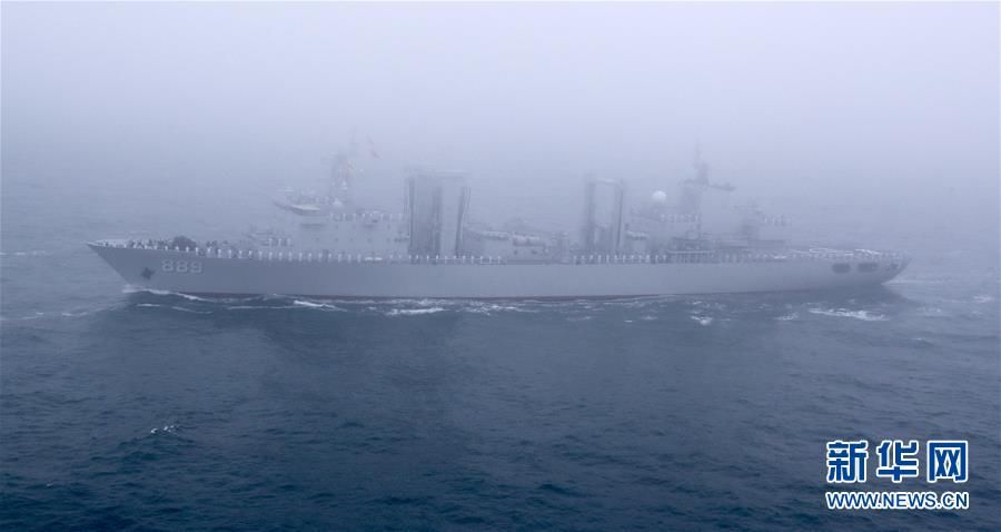 图集:庆祝人民海军成立70周年海上阅兵受阅装