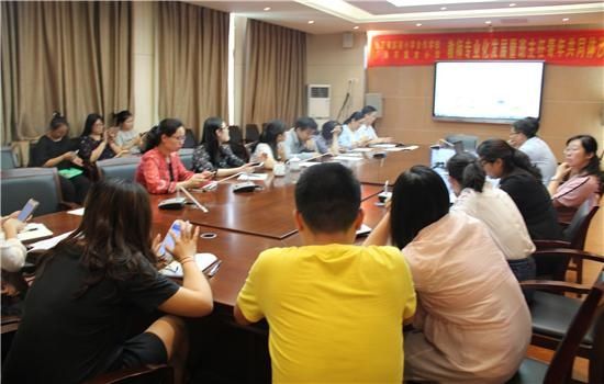 济南市奥龙小学举行教师专业发展技能培训活动