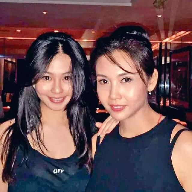 一代神颜后继有人,邱淑贞女儿试装世界名媛舞会,每个造型都美翻