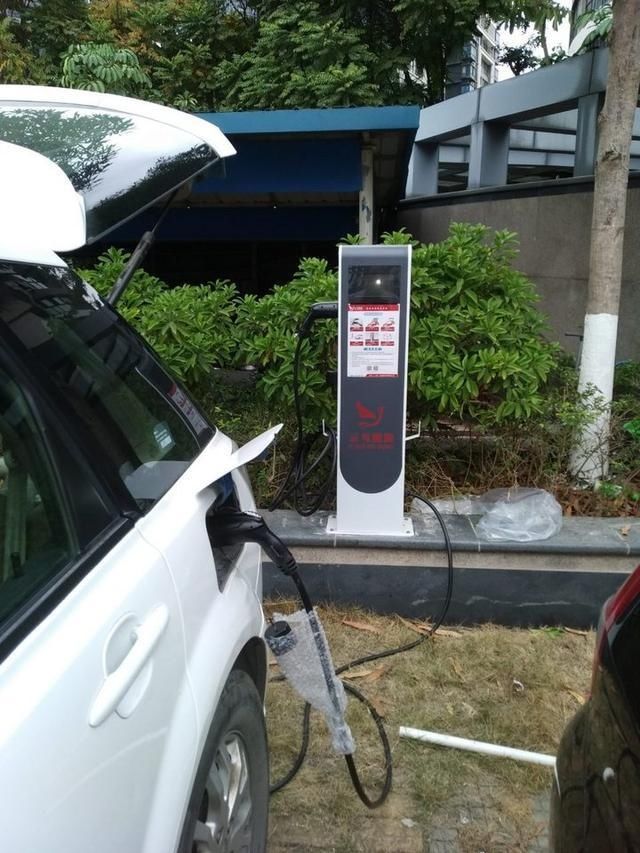 高电动汽车充电