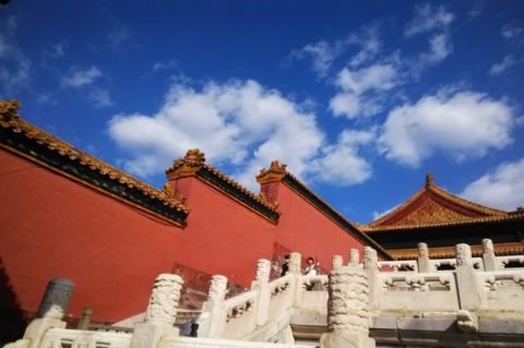 古代皇家以黄色为尊,为何故宫却叫紫禁城,而不