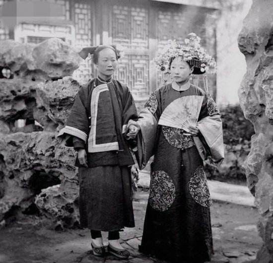 古墓挖出清朝女尸,棺内遍布抓痕是何原因?