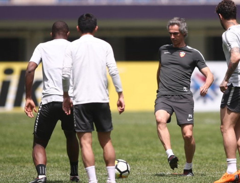 亚冠天津权健主场对阵广州恒大,天津权健球员