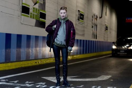 肤色暗黄穿什么颜色卫衣 红色有更多人喜欢