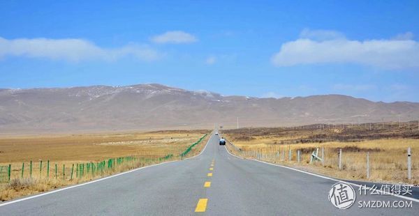 #原创新人#青海:一张蓝色画板上，映出绚烂世界