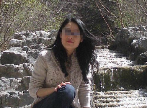 刘强东神秘女助理明州夜苦等7小时,比奶茶大4