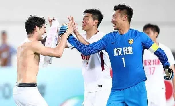 同样拿工资,C罗2个亿人民币,国足最高工资,还