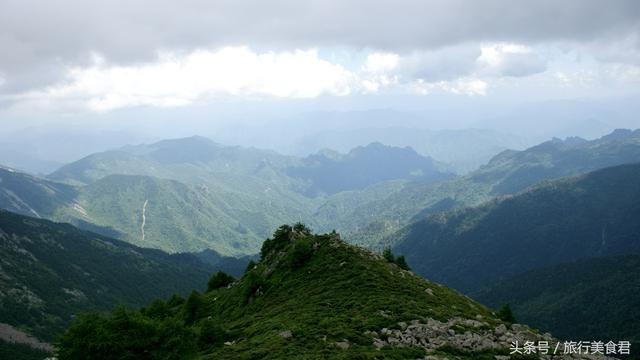 登顶秦岭海拔最高峰，让你亲身体验“一日历四季，十里不同天”!