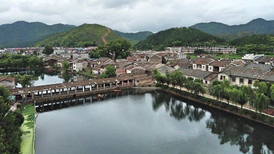 航拍江西流坑千年古村，上帝的视觉发现古人的建筑布局