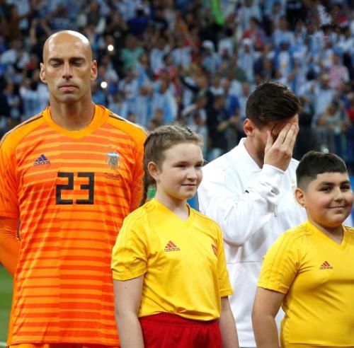 卡巴列罗生死战不上!阿根廷用第三门将冒险 梅