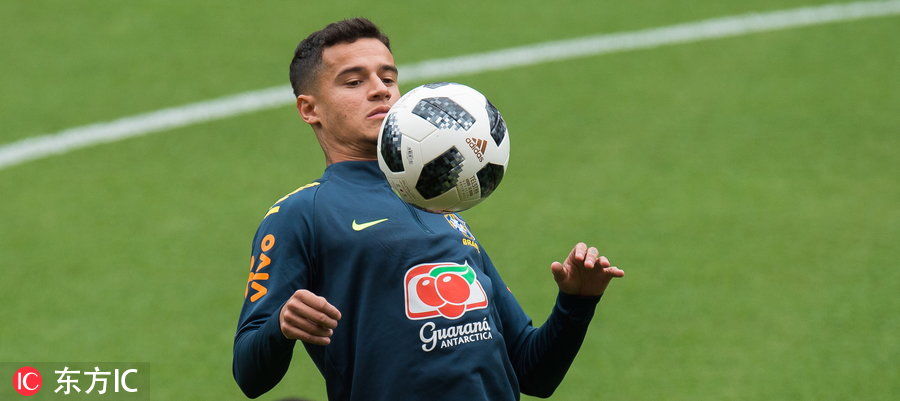 巴西国家队备战世界杯 热苏斯调皮做鬼脸