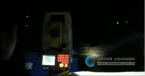 白格堰塞湖下游巴塘水文站过峰_【快资讯】