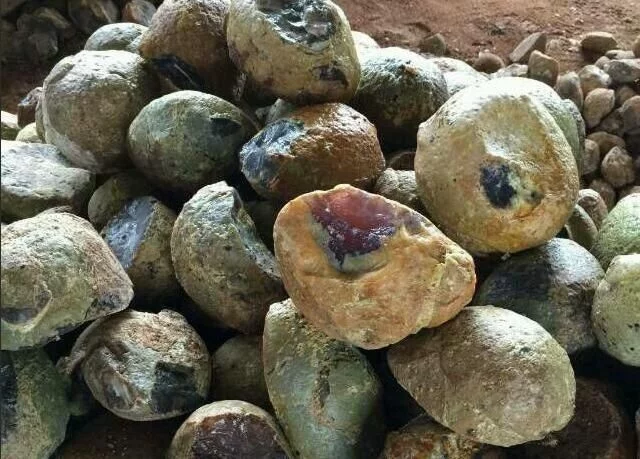 这个地方玛瑙如石头,不好看的玛瑙随便扔,真是想想都气死人 - 武汉老徐 - 武汉老徐的博客 这个地方玛瑙如石头,不好看的玛瑙随便扔,真是想想都气死人 - 武汉老徐 - 武汉老徐的博客