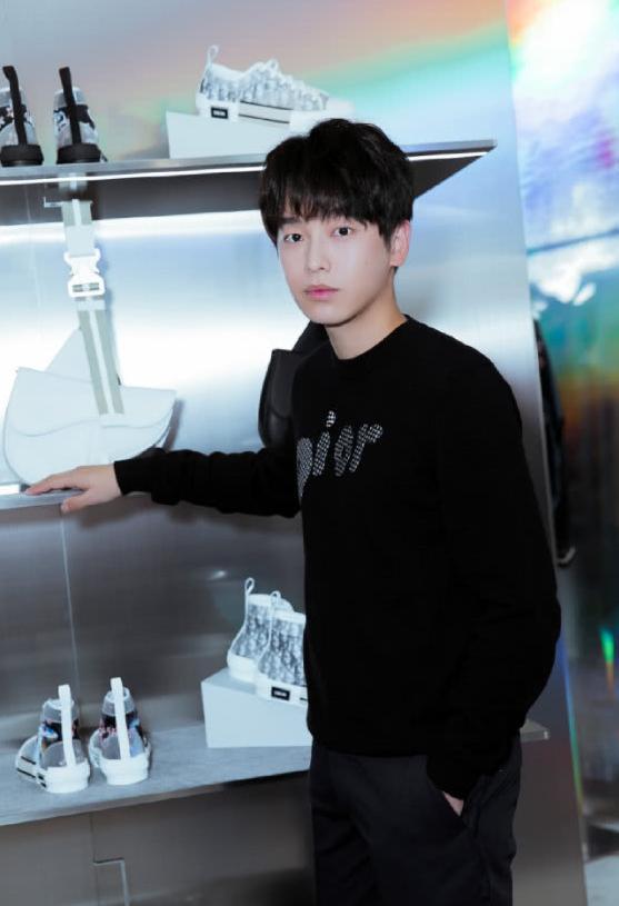 《向往的生活》彭昱畅胖成球,可是瘦下来仅用