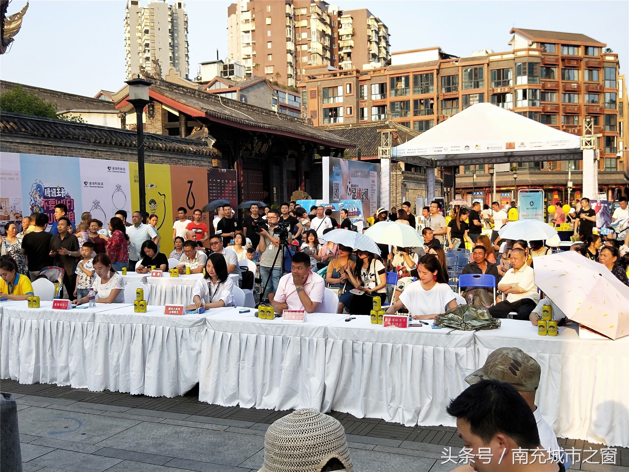 四川南充:2018世界杯足球宝贝决赛结束,冠亚季