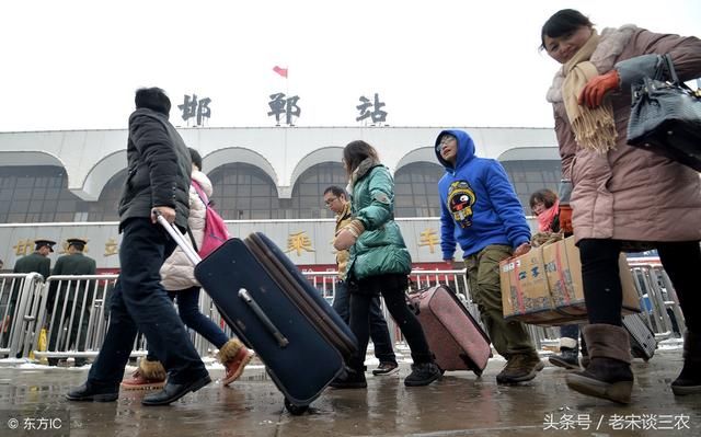 为啥年还没过完，农民工就提前返程？专家的一番话说出了真相