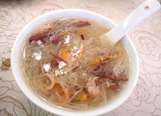 厦门第一美女找工作，简历震惊全福建!快看她是谁…