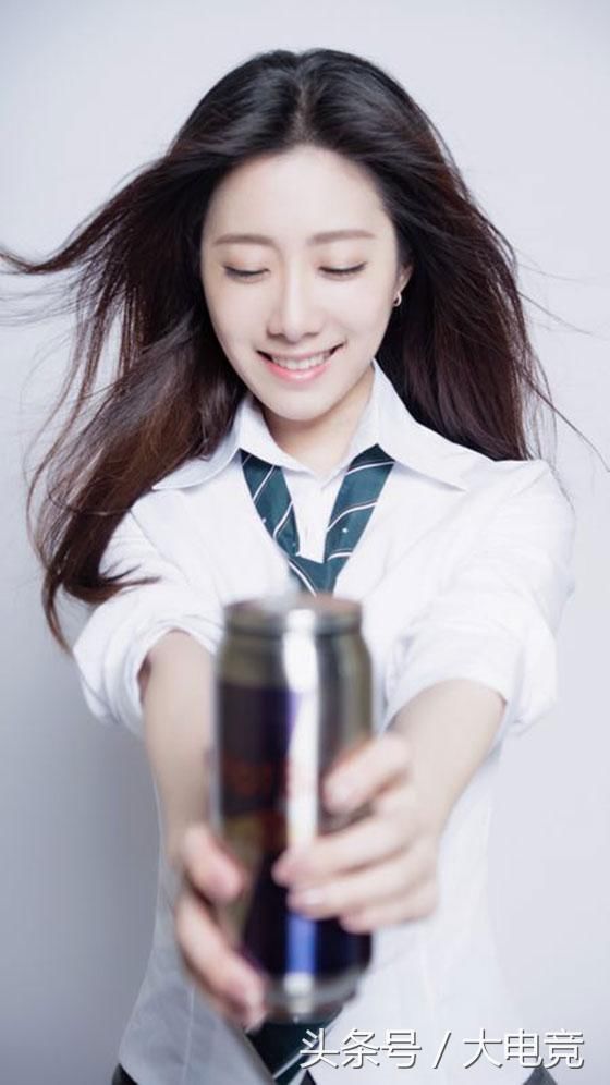 斗鱼星主播林七:明明可以靠颜值,却偏偏唱歌好