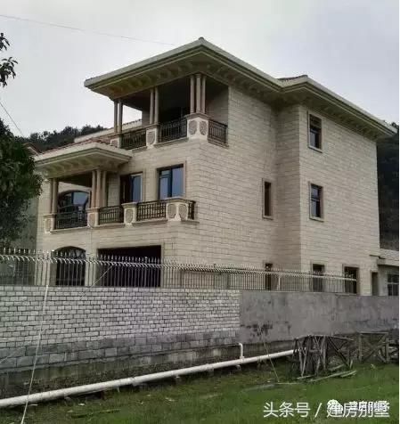 实拍建好的农村别墅10栋，最后一栋没有五百万肯定建不成