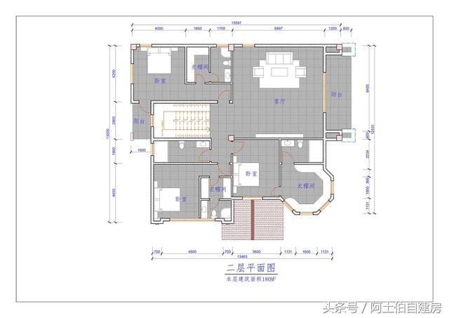 本来主要30万的三层别墅花了45万，看到效果图时他说多共20万也值