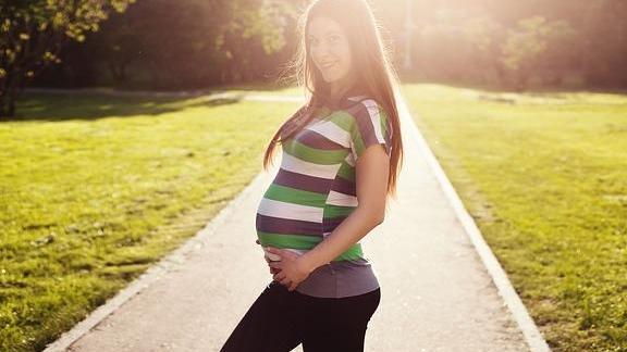 孕21周产检偏小一周, 吃孕妇奶粉拉肚子, 对宝
