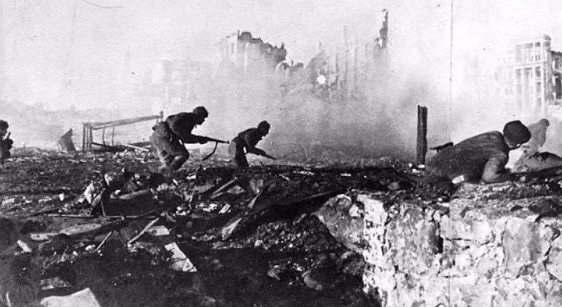 二战老照片:图4再现苏德战争的惨烈、图6是苏军的骄傲