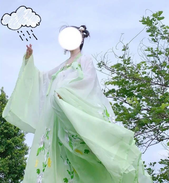 谁说汉服不减龄?这一抹“仙女绿”教你什么是小清新,袍子爱了吗 星际娱乐平台首页