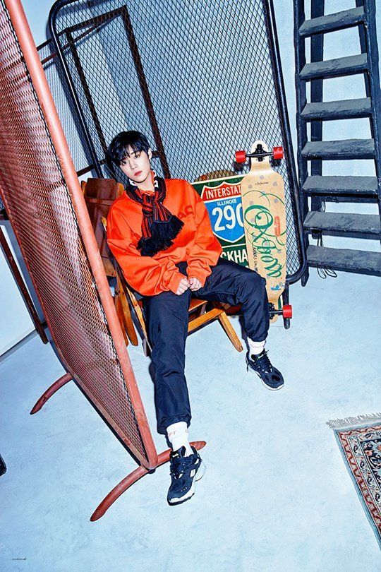 WANNA ONE新辑特别预告照公开 朴志训黄旼泫裴珍映街头范儿十足【组图】