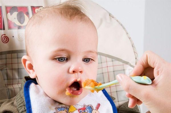 幼儿几个月龄可以喂辅食?3个添加宝宝辅食的